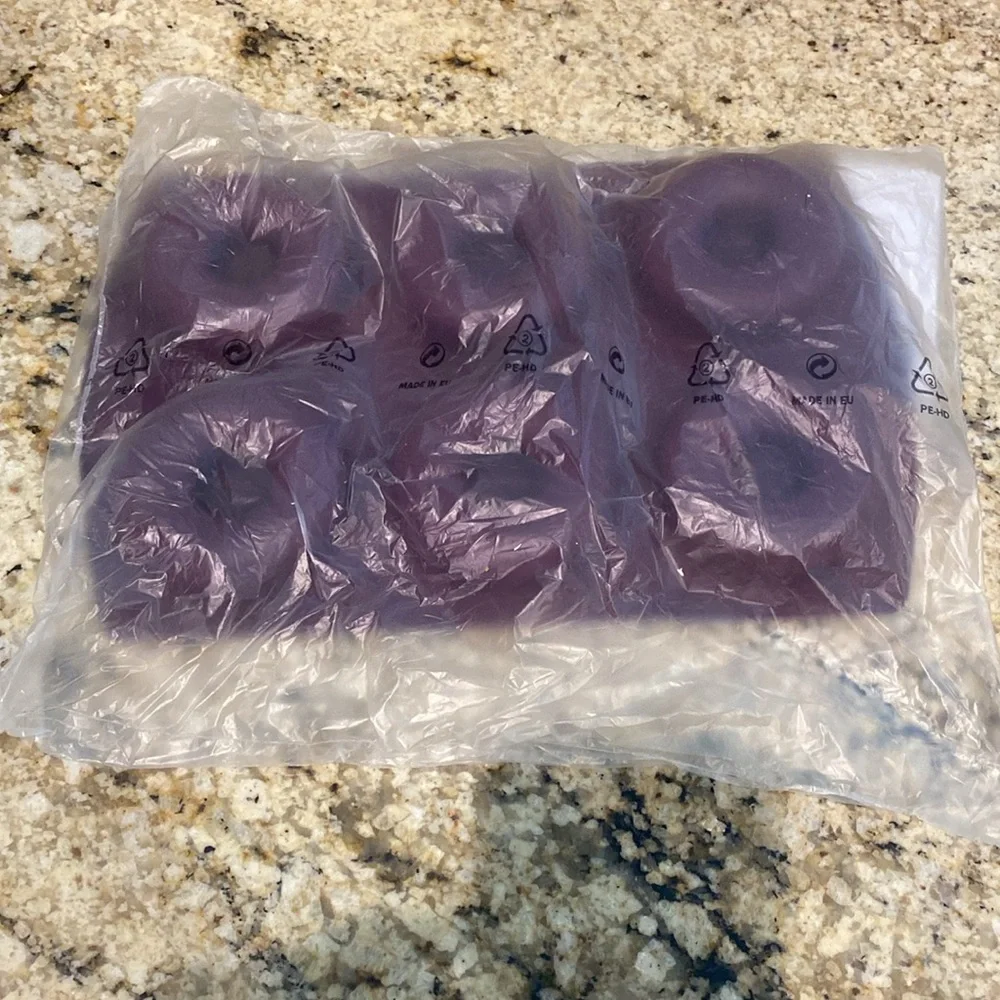 NWT Tupperware Silicone Baking Ring Form